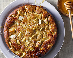 עוגת תפוח בדבש – אפשר להכין עם הילדים!
