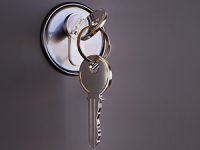 מה לעשות אם המפתח נתקע בדלת?